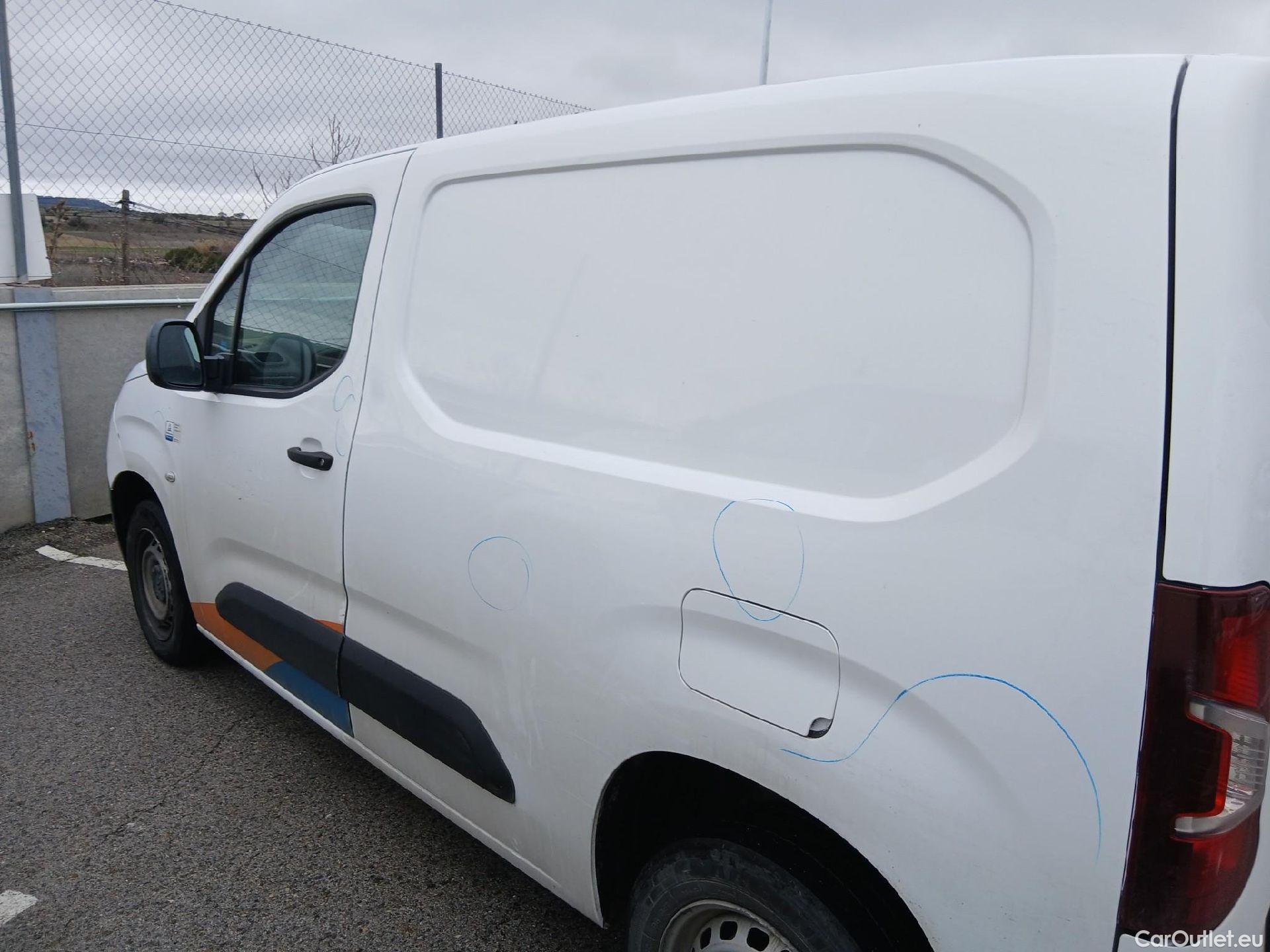  Citroen  Berlingo CITROEN  / 2018 / 3P / furgón derivado de turismo Talla M BlueHDi 73kW CONTROL #24