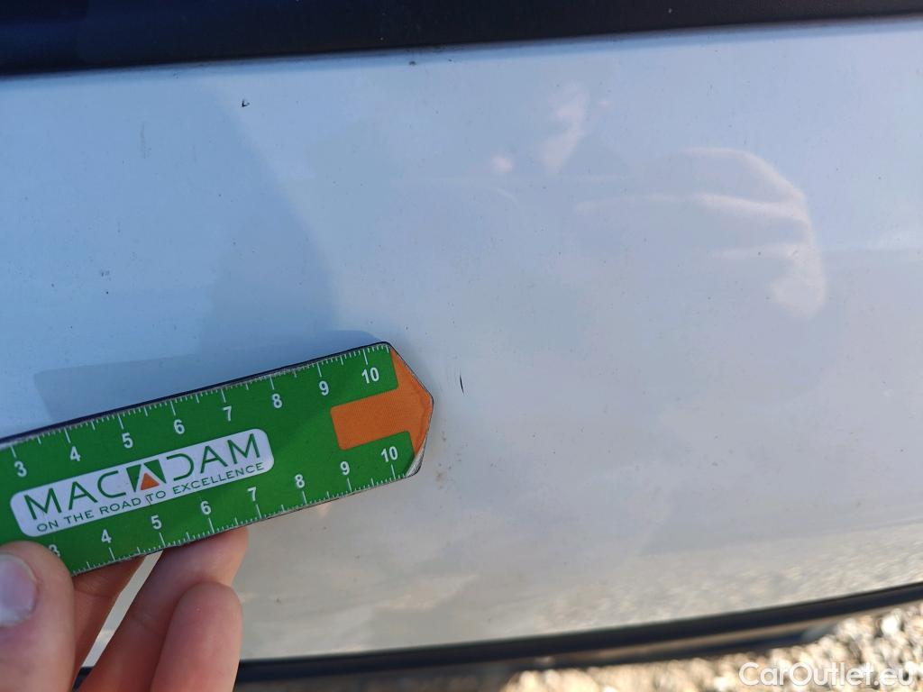  Citroen  Berlingo CITROEN  / 2018 / 5P / combi Talla M BlueHDi 100 S&S LIVE PACK (IND) #77