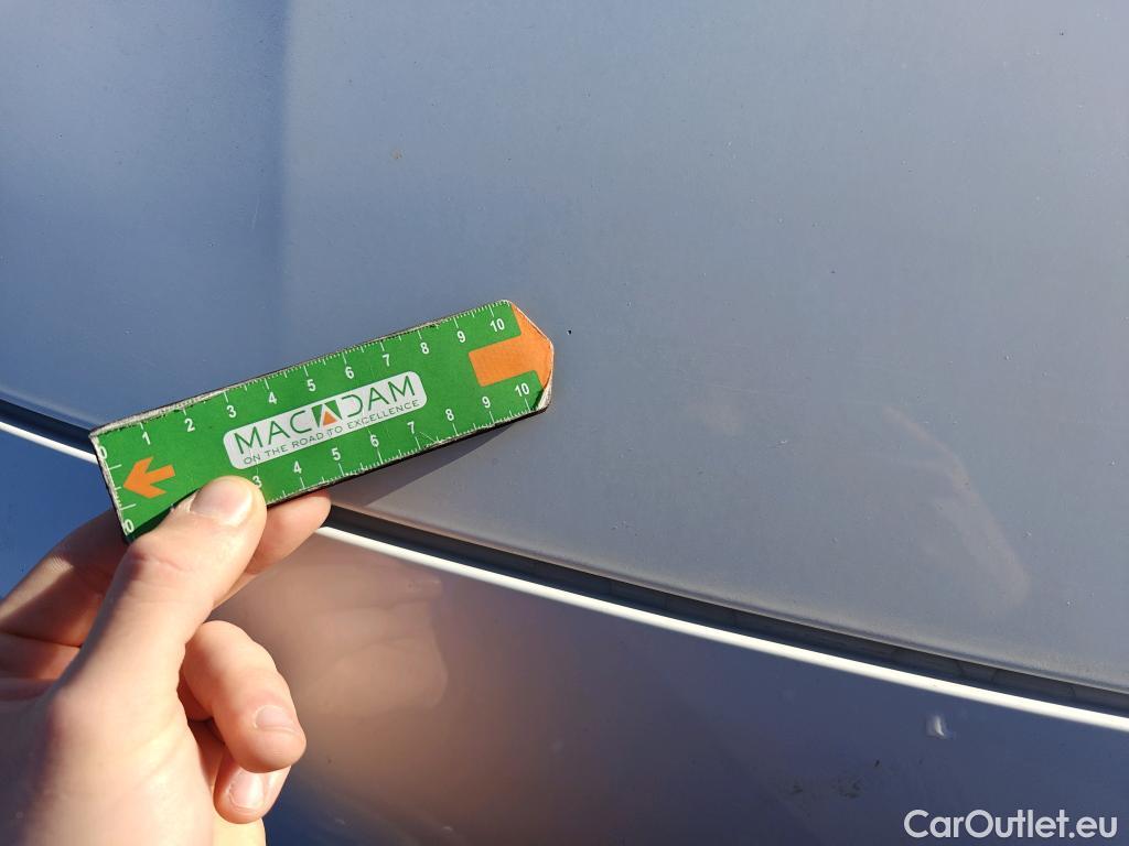  Citroen  Berlingo CITROEN  / 2018 / 5P / combi Talla M BlueHDi 100 S&S LIVE PACK (IND) #64