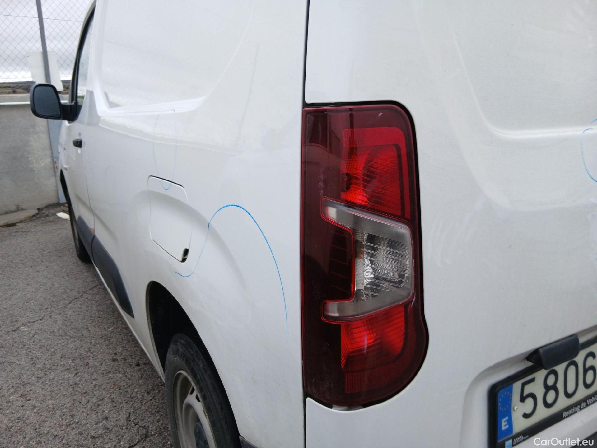  Citroen  Berlingo CITROEN  / 2018 / 3P / furgón derivado de turismo Talla M BlueHDi 73kW CONTROL #28