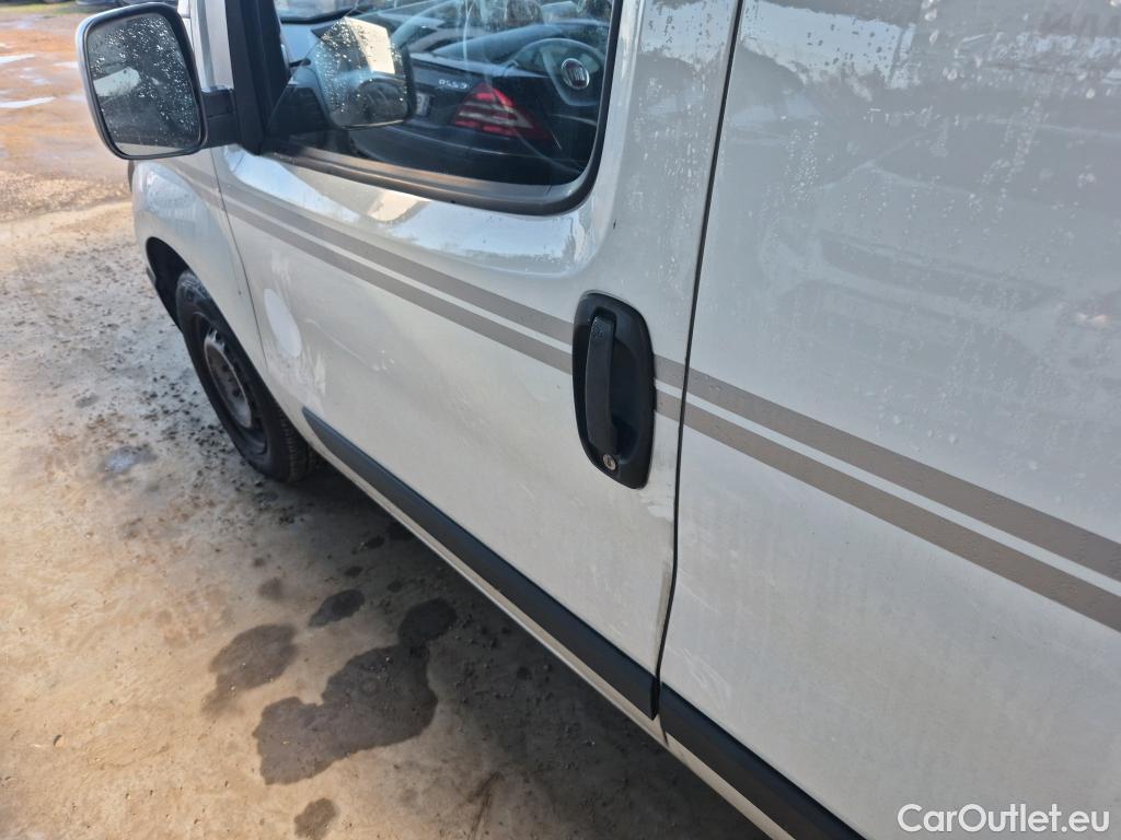  Fiat  Fiorino FIAT  / 2016 / 3P / furgón derivado de turismo Cargo Base 1.3 Mjet 59kW (80CV) E6 #38