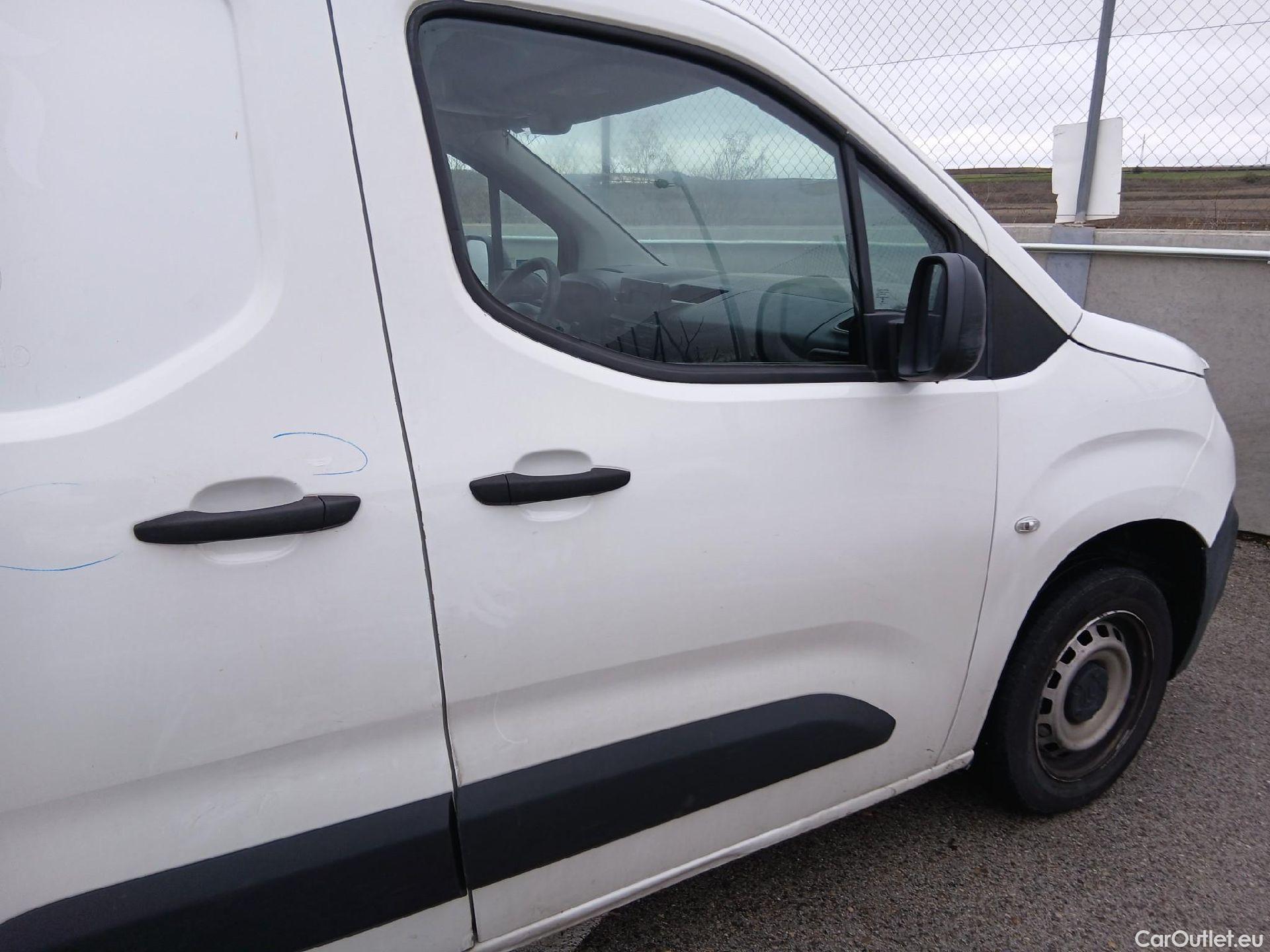  Citroen  Berlingo CITROEN  / 2018 / 3P / furgón derivado de turismo Talla M BlueHDi 73kW CONTROL #44