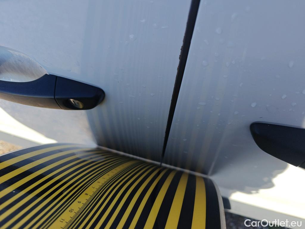  Citroen  Berlingo CITROEN  / 2018 / 5P / combi Talla M BlueHDi 100 S&S LIVE PACK (IND) #30