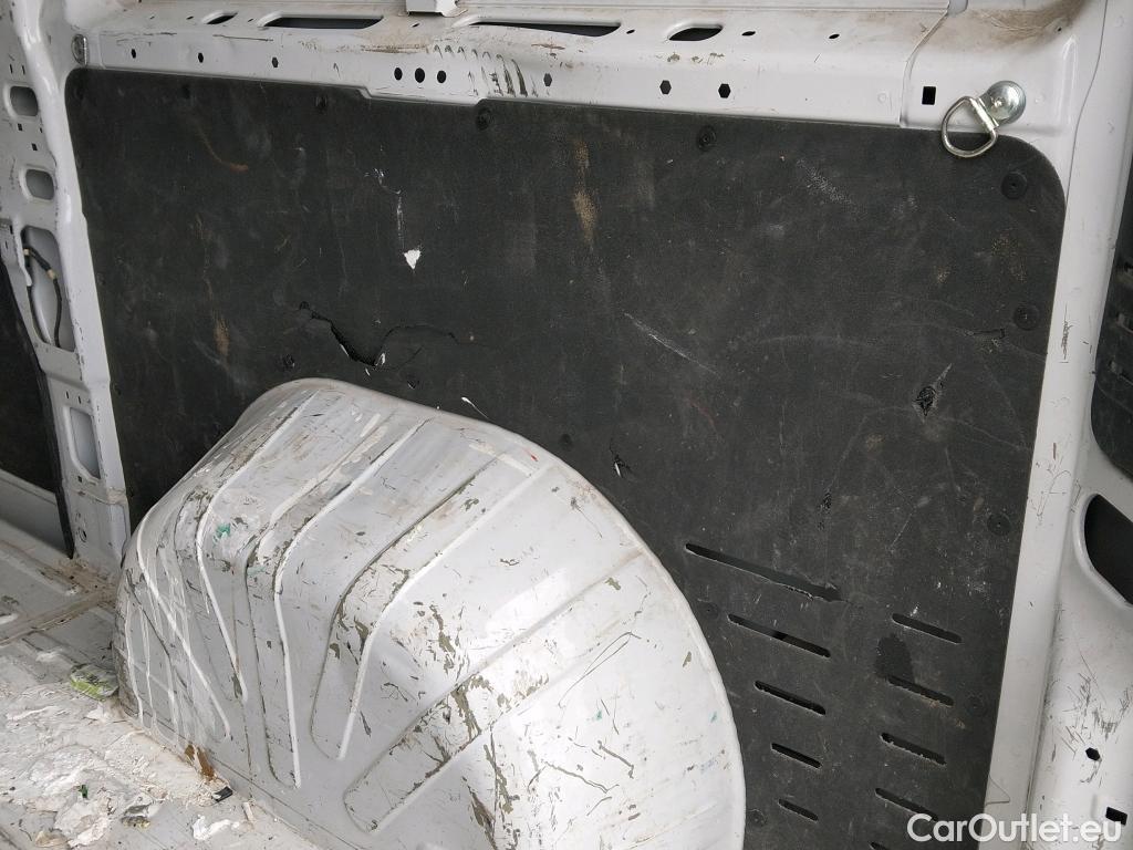  Peugeot  Boxer  Furgón Techo Elevado 335 L2H2 BlueHDi 140 Stop&Start HDi 140CV MT6 E6d #37