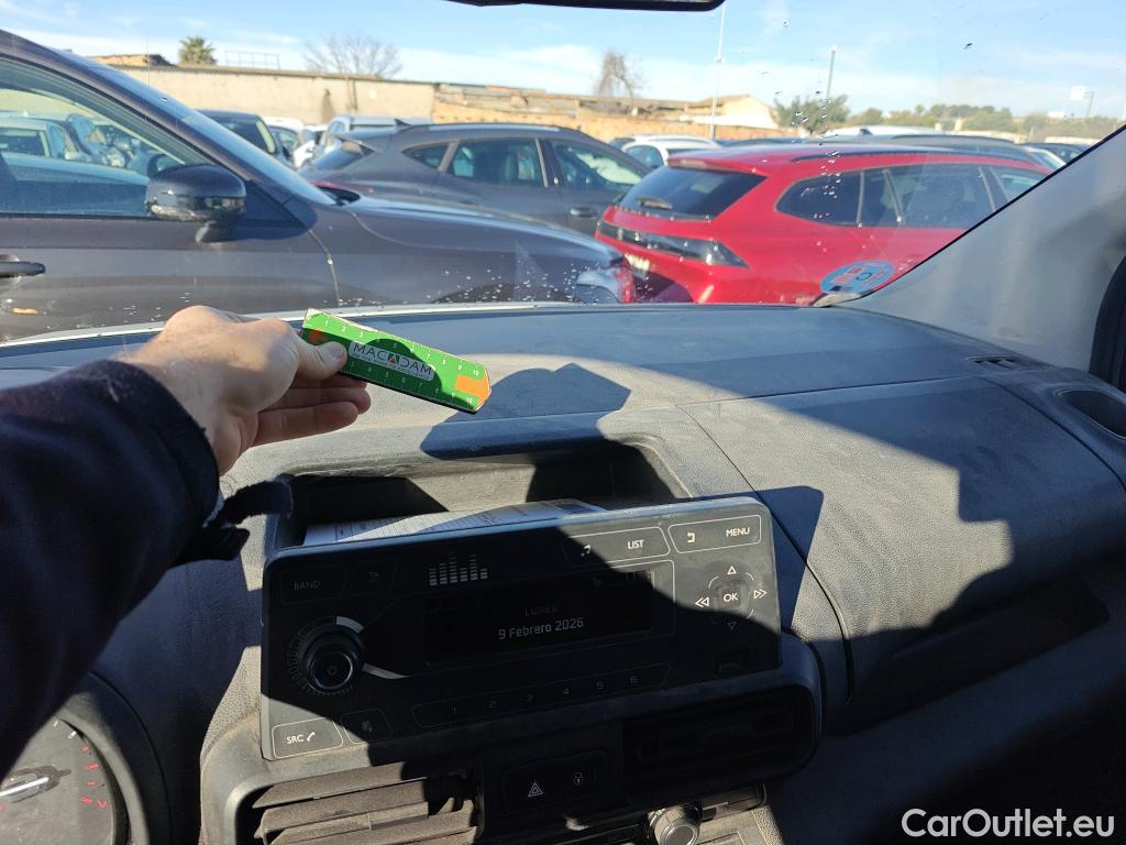  Citroen  Berlingo CITROEN  / 2018 / 5P / combi Talla M BlueHDi 100 S&S LIVE PACK (IND) #39