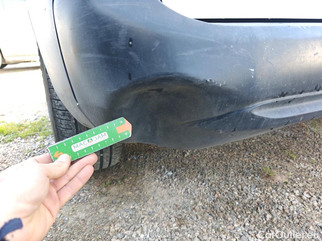  Citroen  Berlingo CITROEN  / 2018 / 5P / combi Talla M BlueHDi 100 S&S LIVE PACK (IND) #24