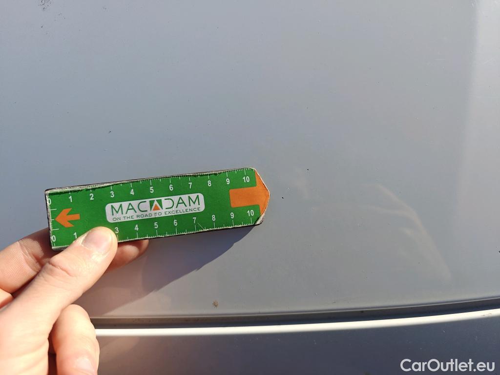  Citroen  Berlingo CITROEN  / 2018 / 5P / combi Talla M BlueHDi 100 S&S LIVE PACK (IND) #63