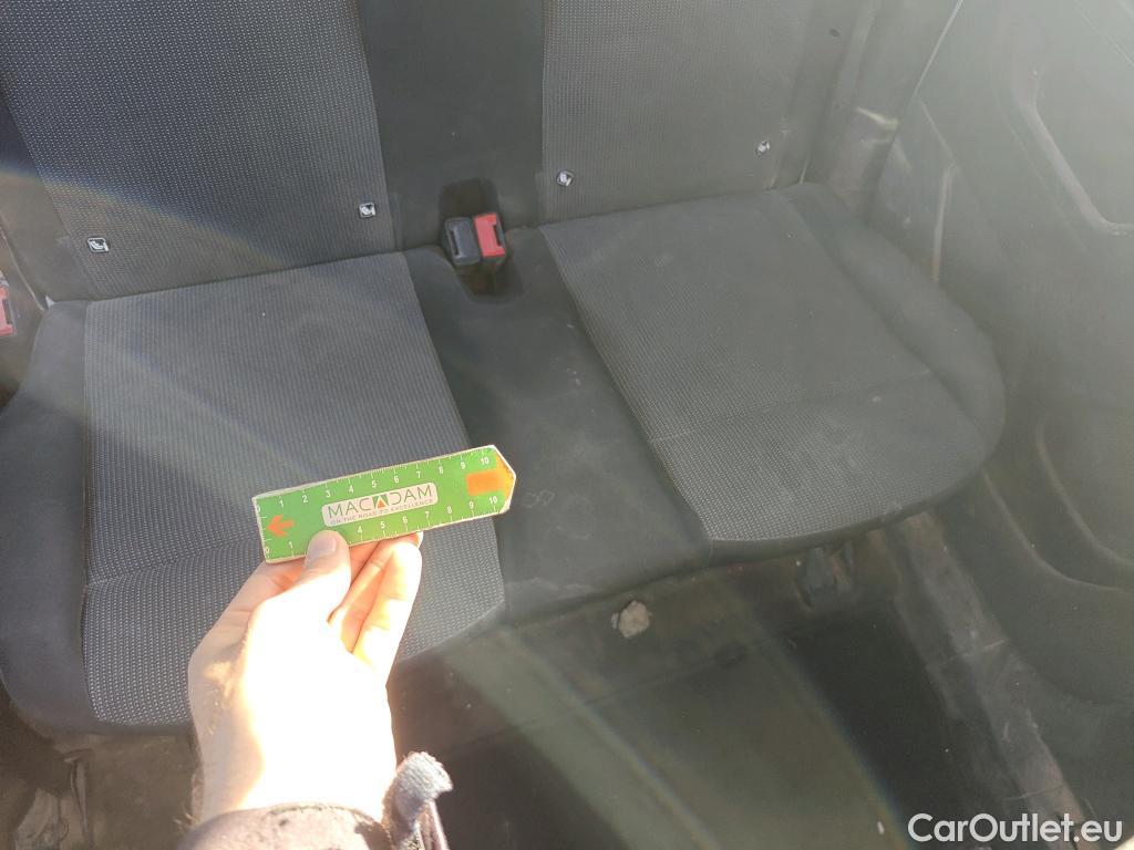  Citroen  Berlingo CITROEN  / 2018 / 5P / combi Talla M BlueHDi 100 S&S LIVE PACK (IND) #49