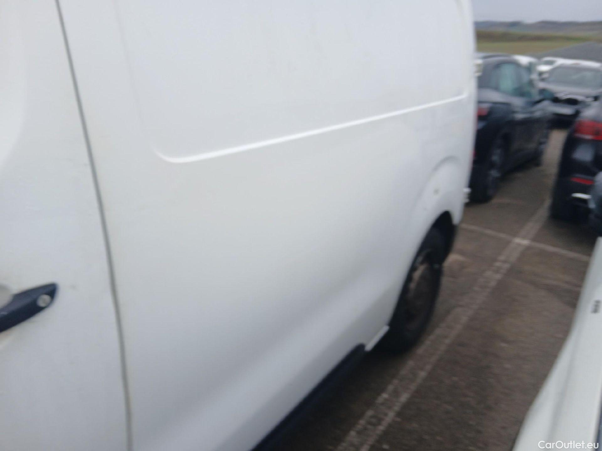  Peugeot  Expert PEUGEOT  / 2016 / 4P / furgón Furgón Pro 1.5 BlueHDi 120 S&S Standard #13