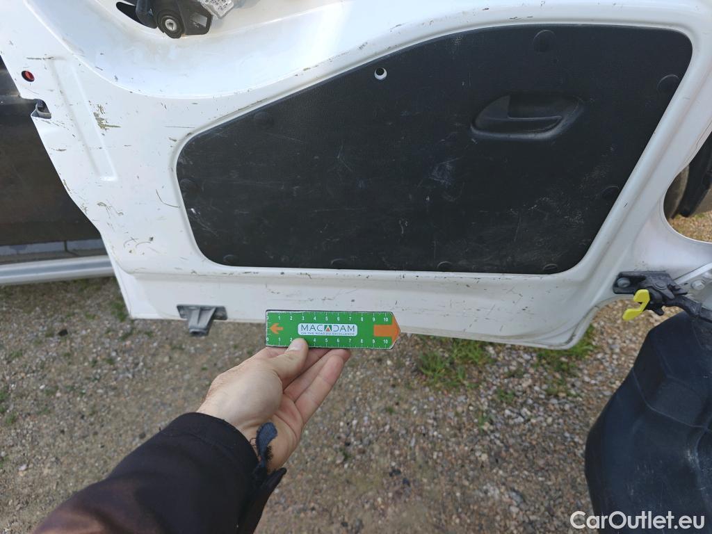  Citroen  Berlingo CITROEN  / 2018 / 5P / combi Talla M BlueHDi 100 S&S LIVE PACK (IND) #44