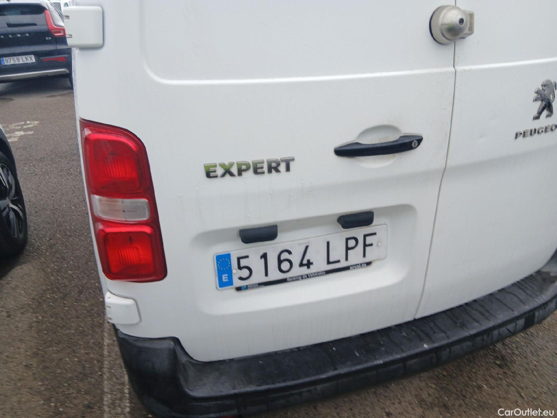  Peugeot  Expert PEUGEOT  / 2016 / 4P / furgón Furgón Pro 1.5 BlueHDi 120 S&S Standard #17