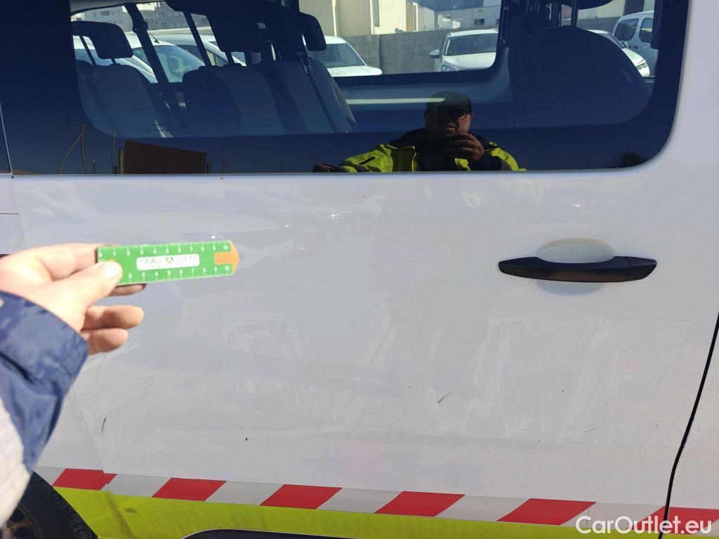  Citroen  Jumpy CITROEN  / 2016 / 4P / combi Talla M BlueHDi 88KW (120CV) 6v Confort #32