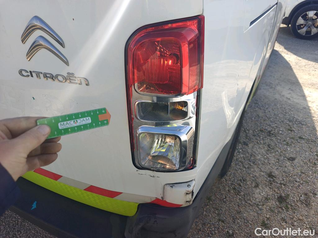  Citroen  Jumpy CITROEN  / 2016 / 4P / combi Talla M BlueHDi 88KW (120CV) 6v Confort #17