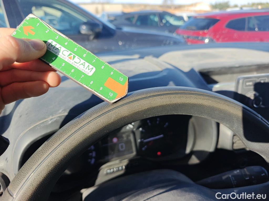  Citroen  Berlingo CITROEN  / 2018 / 5P / combi Talla M BlueHDi 100 S&S LIVE PACK (IND) #56