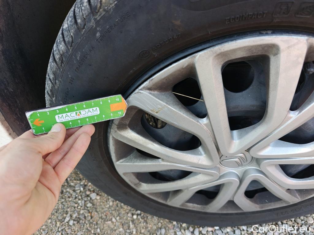  Citroen  Berlingo CITROEN  / 2018 / 5P / combi Talla M BlueHDi 100 S&S LIVE PACK (IND) #68