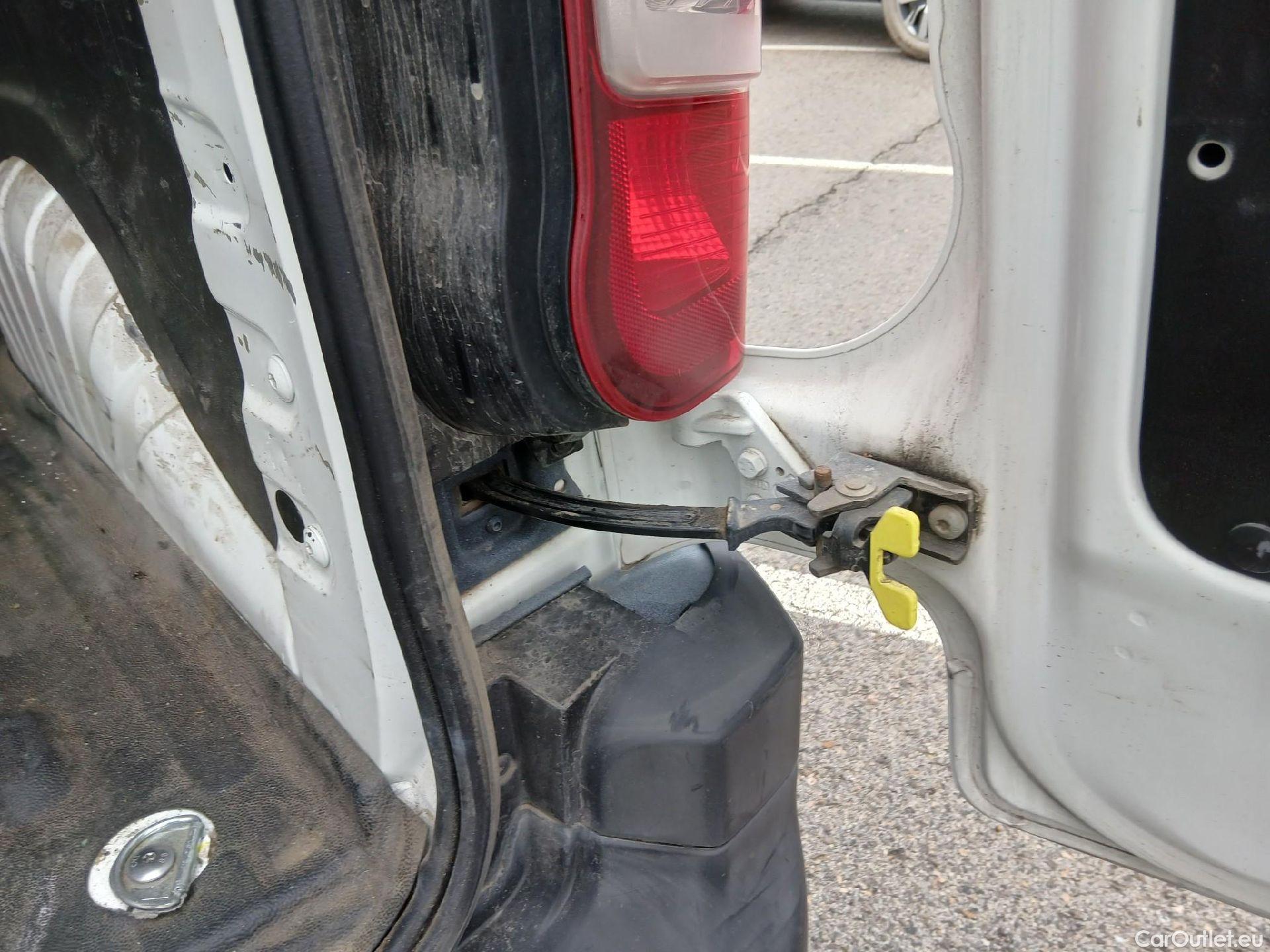  Citroen  Berlingo CITROEN  / 2018 / 3P / furgón derivado de turismo Talla M BlueHDi 73kW CONTROL #32