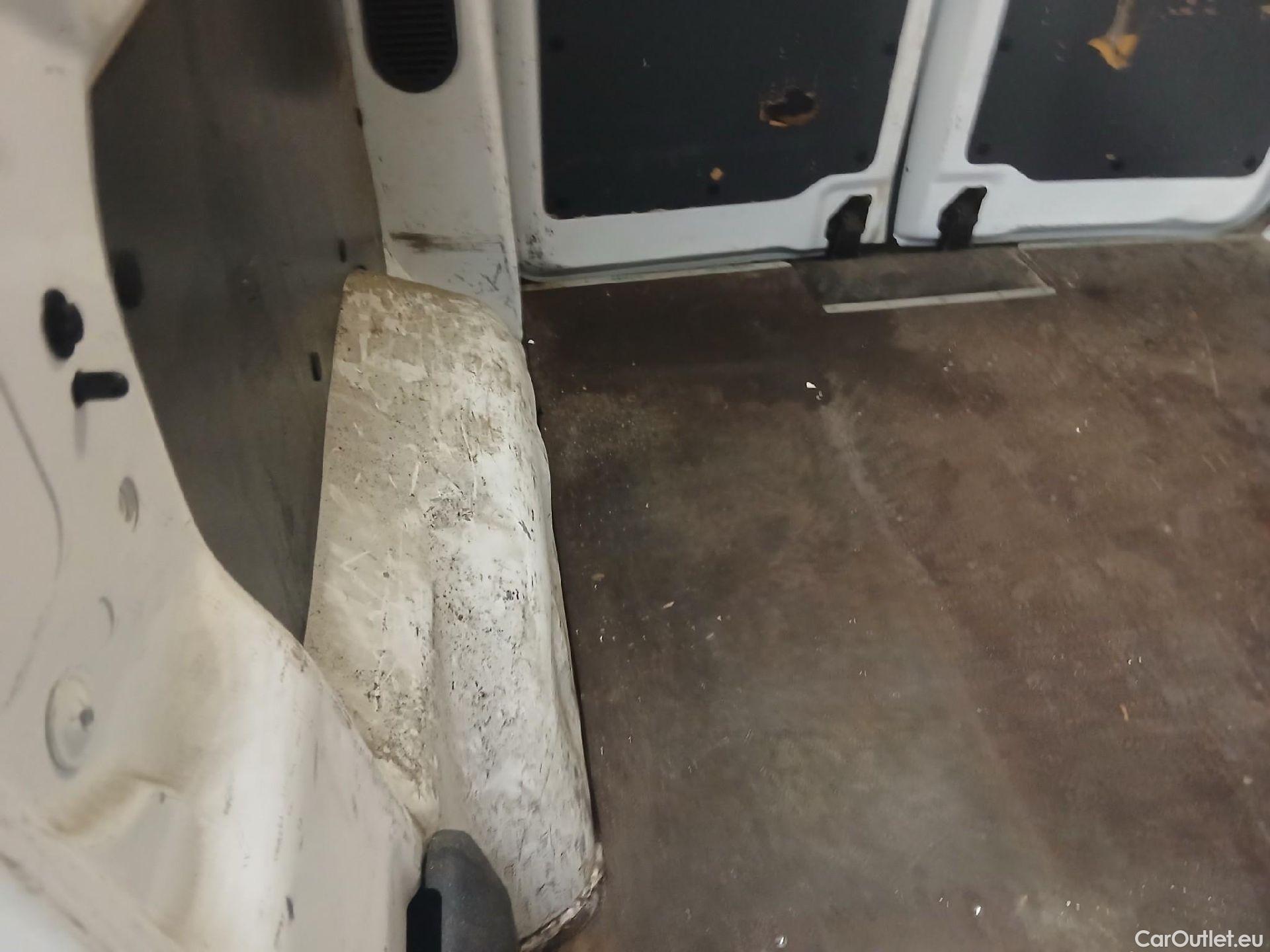  Peugeot  Expert PEUGEOT  / 2016 / 4P / furgón Furgón Pro 1.5 BlueHDi 120 S&S Standard #34