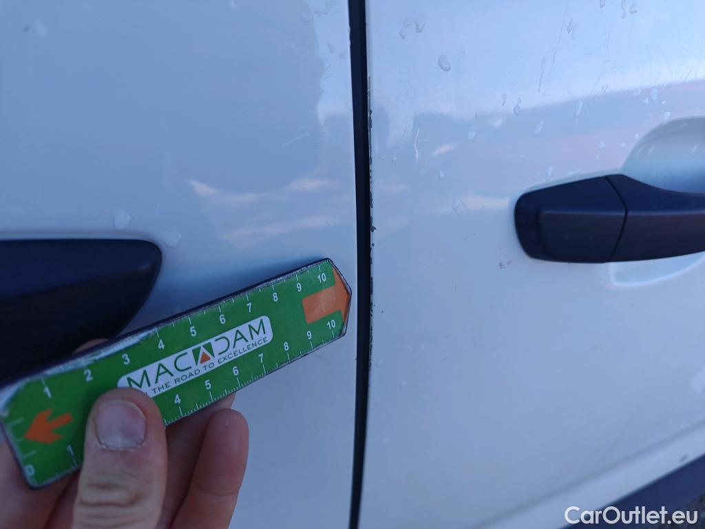  Citroen  Berlingo CITROEN  / 2018 / 5P / combi Talla M BlueHDi 100 S&S LIVE PACK (IND) #14