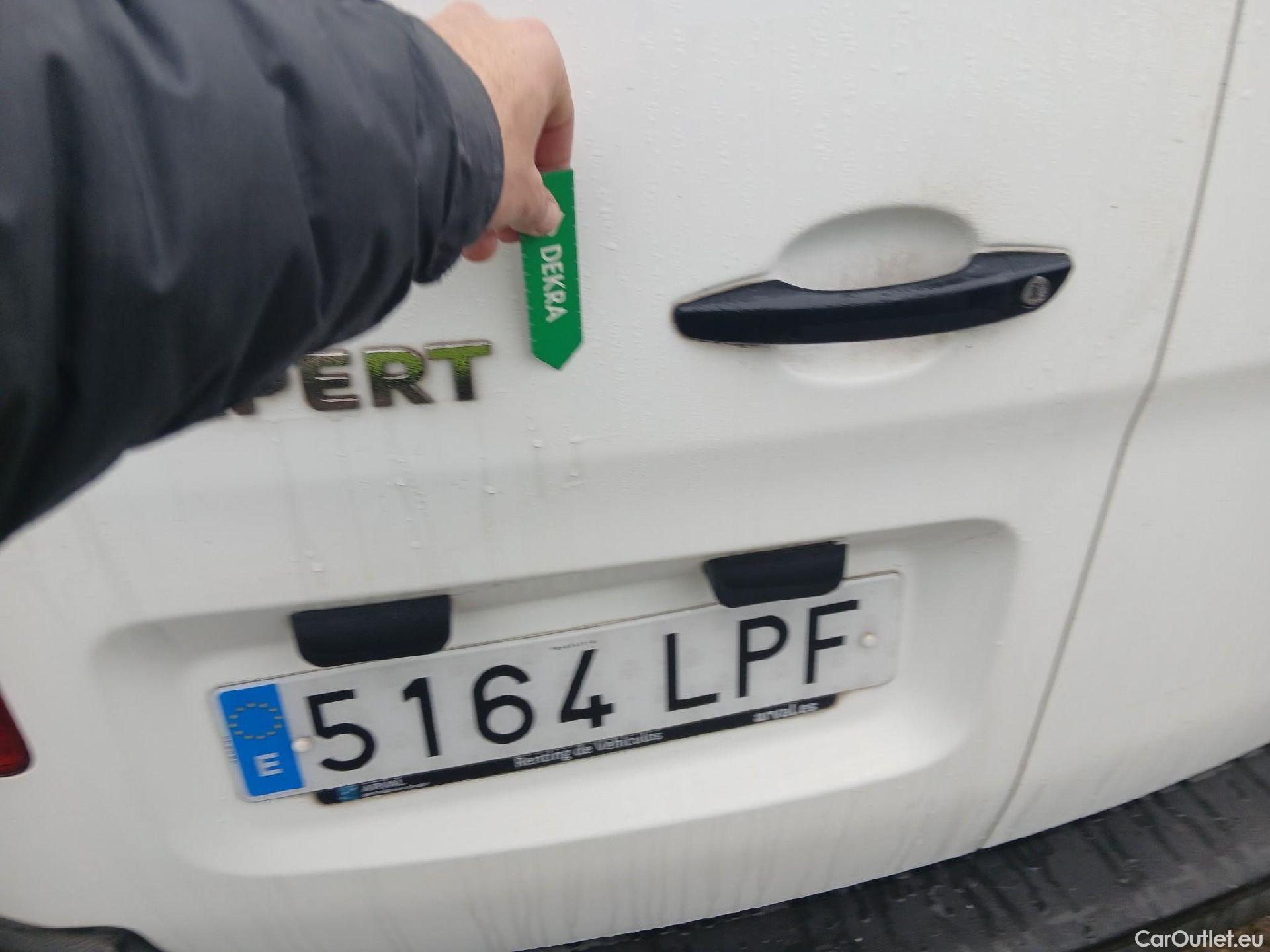  Peugeot  Expert PEUGEOT  / 2016 / 4P / furgón Furgón Pro 1.5 BlueHDi 120 S&S Standard #18