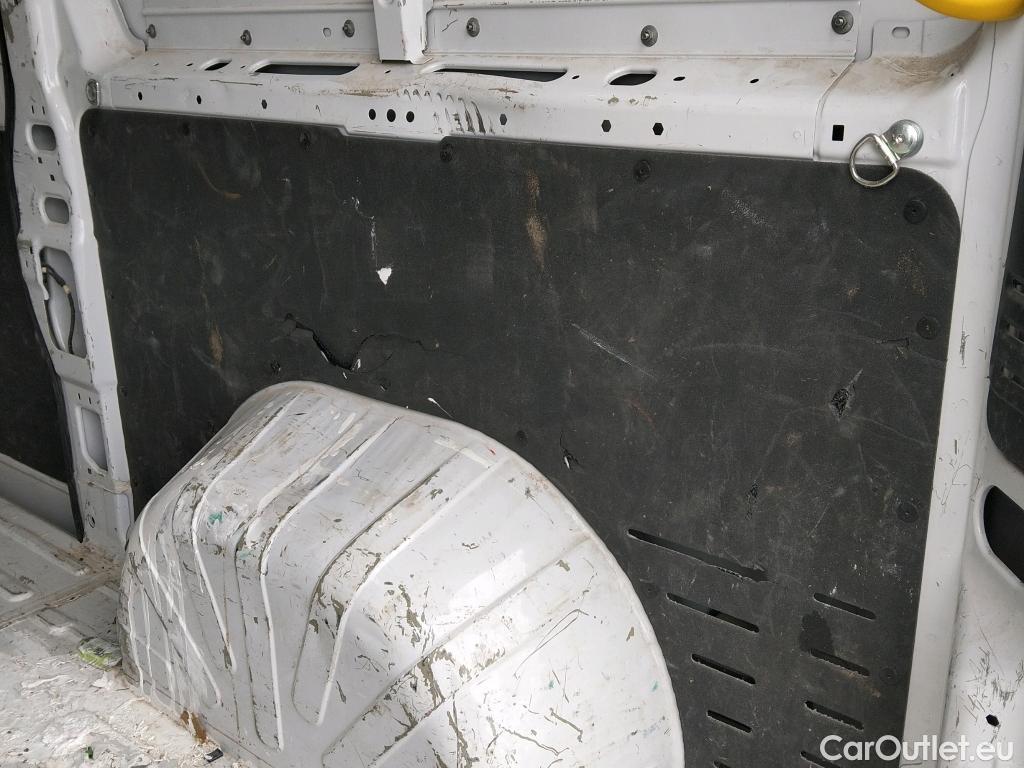  Peugeot  Boxer  Furgón Techo Elevado 335 L2H2 BlueHDi 140 Stop&Start HDi 140CV MT6 E6d #36