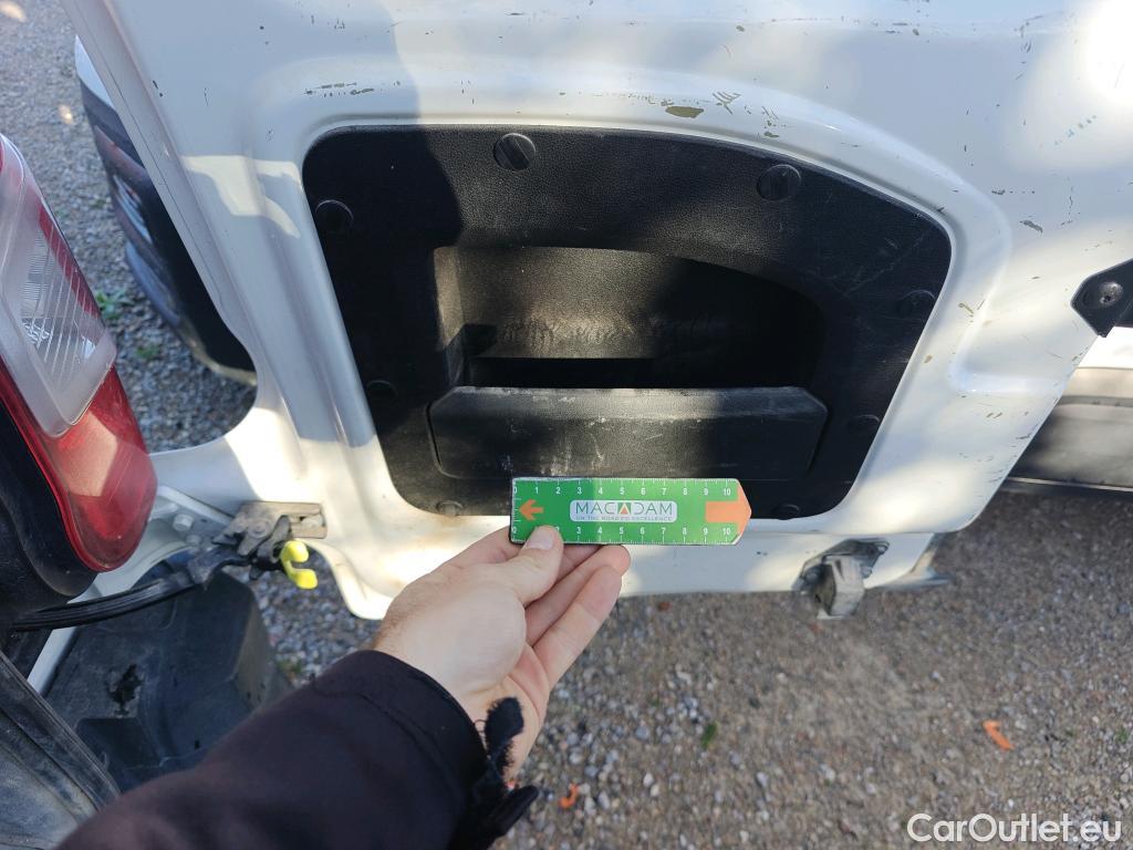  Citroen  Berlingo CITROEN  / 2018 / 5P / combi Talla M BlueHDi 100 S&S LIVE PACK (IND) #71