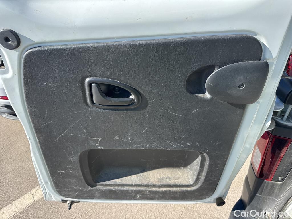  Renault  Trafic RENAULT  / 2021 / 4P / furgón Furgón L1H1 Blue dCi 96 Kw (130 CV) (AC2) #19