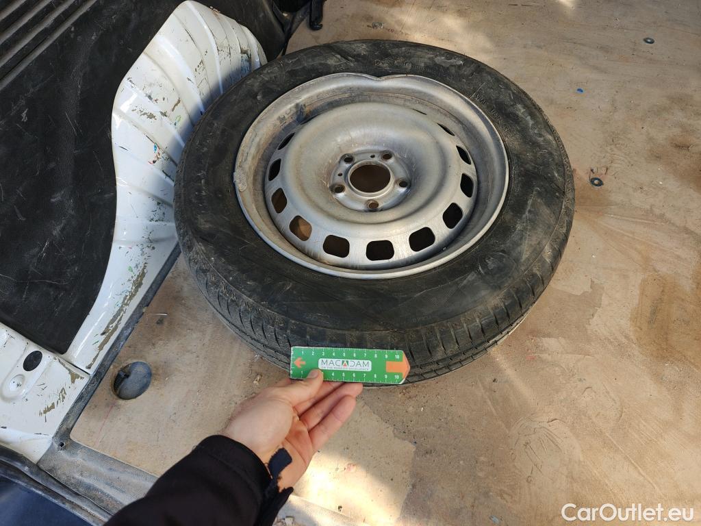  Peugeot  Partner PEUGEOT  / 2018 / 4P / furgón derivado de turismo Premium Standard 600kg BlueHDi 73kW (AC) #46