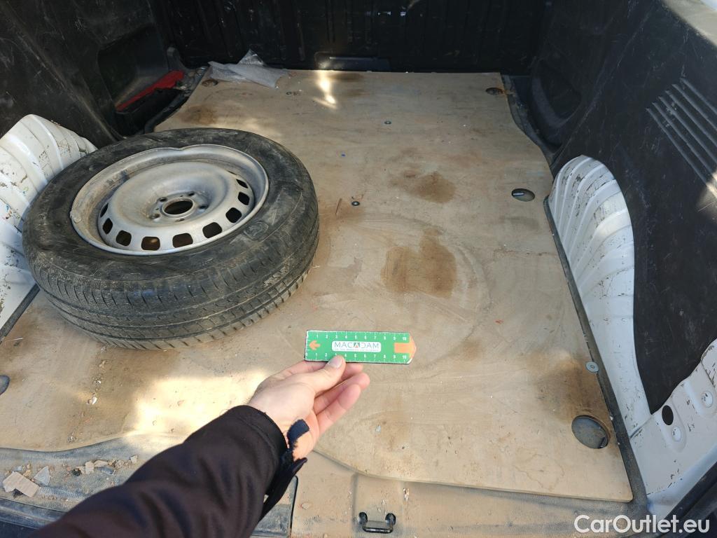  Peugeot  Partner PEUGEOT  / 2018 / 4P / furgón derivado de turismo Premium Standard 600kg BlueHDi 73kW (AC) #68