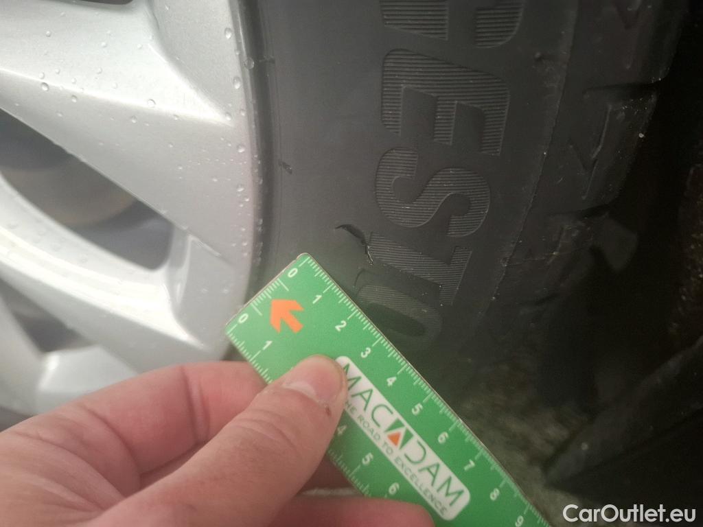  Bmw  Serie 2 BMW  Active Tourer / 2018 / 5P / monospace 225xe Business Design Auto #4