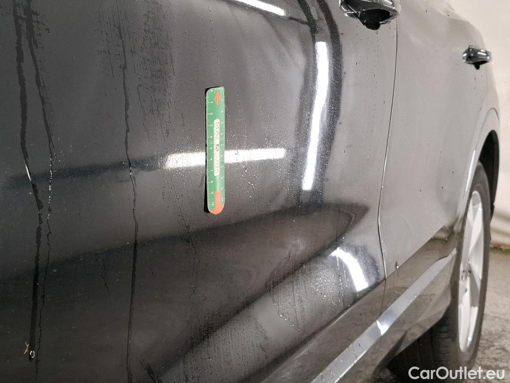  Audi  Q3  35 TDI Design luxe 2.0 TDI 150CV BVA7 E6dT #4