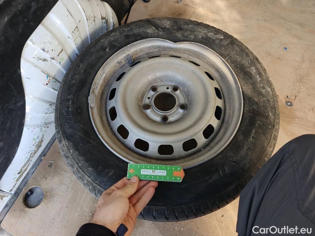  Peugeot  Partner PEUGEOT  / 2018 / 4P / furgón derivado de turismo Premium Standard 600kg BlueHDi 73kW (AC) #26