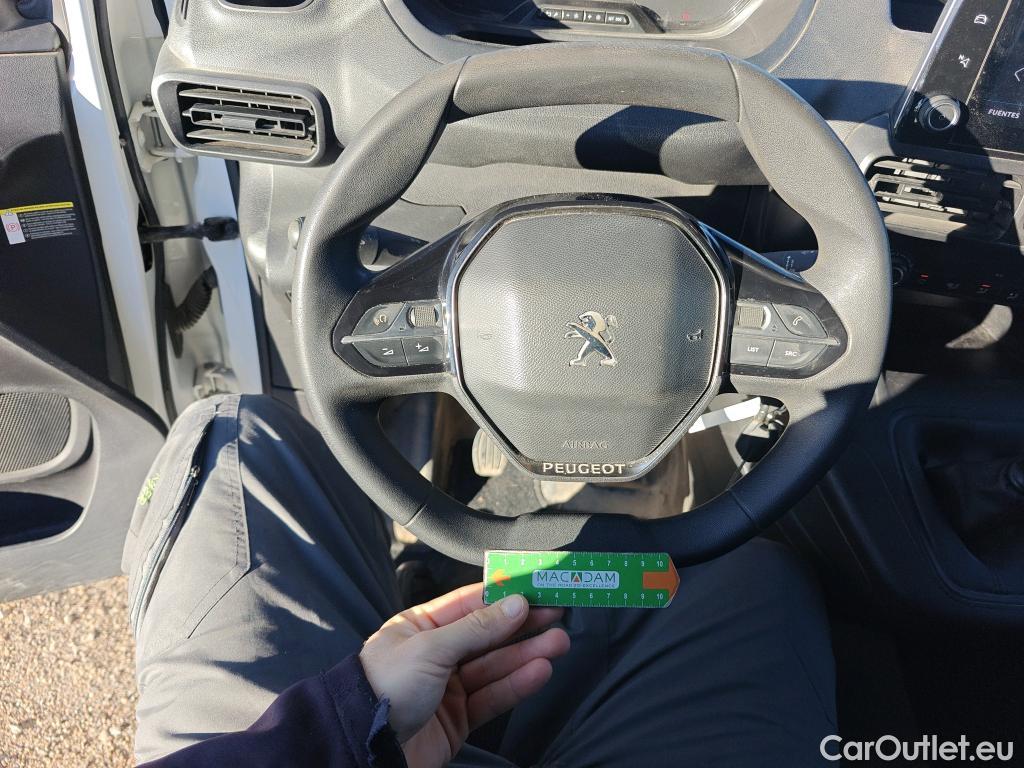  Peugeot  Partner PEUGEOT  / 2018 / 4P / furgón derivado de turismo Premium Standard 600kg BlueHDi 73kW (AC) #49