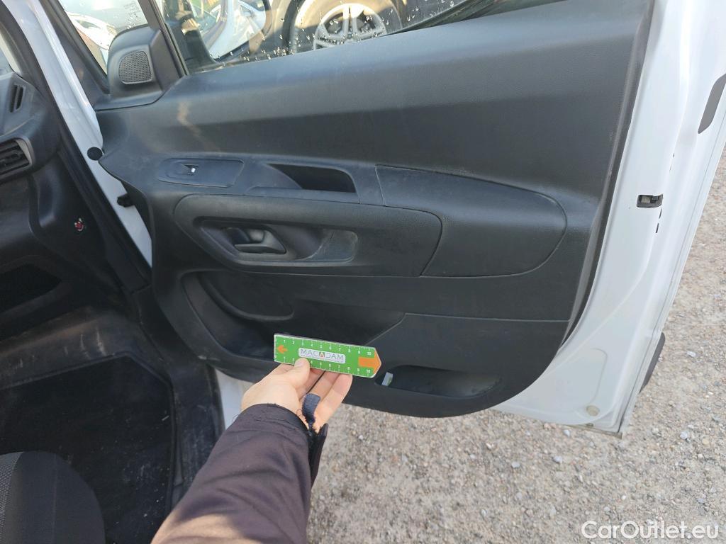  Peugeot  Partner PEUGEOT  / 2018 / 4P / furgón derivado de turismo Premium Standard 600kg BlueHDi 73kW (AC) #47