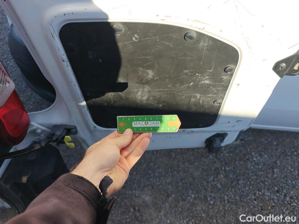  Peugeot  Partner PEUGEOT  / 2018 / 4P / furgón derivado de turismo Premium Standard 600kg BlueHDi 73kW (AC) #40