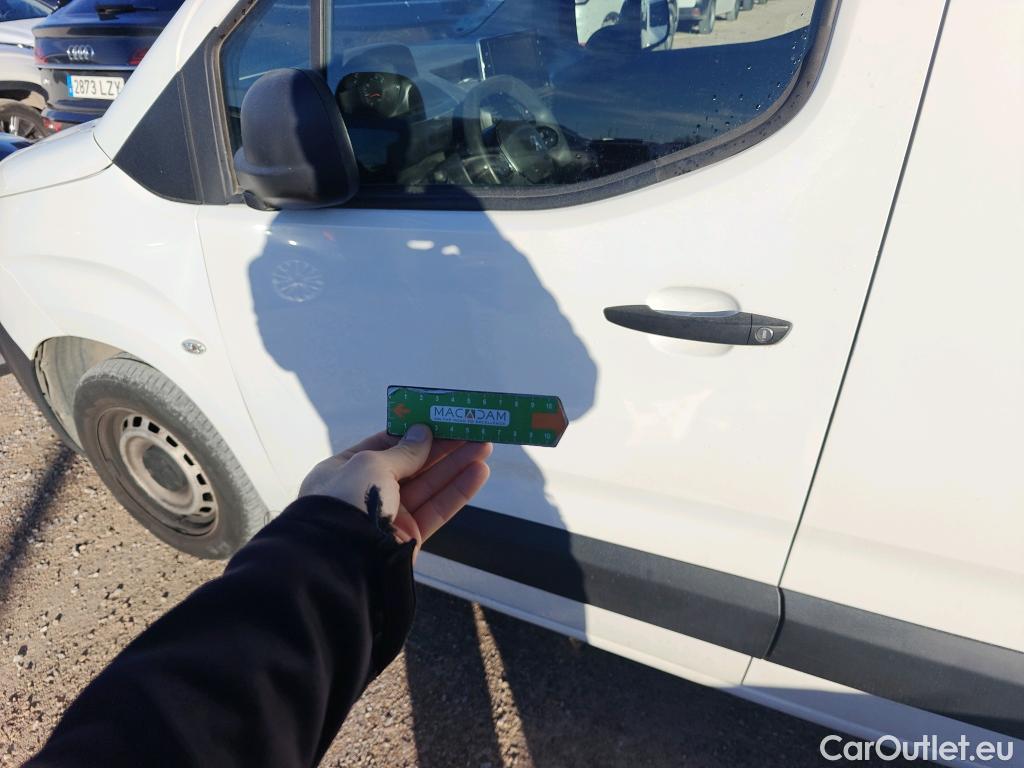  Peugeot  Partner PEUGEOT  / 2018 / 4P / furgón derivado de turismo Premium Standard 600kg BlueHDi 73kW (AC) #28