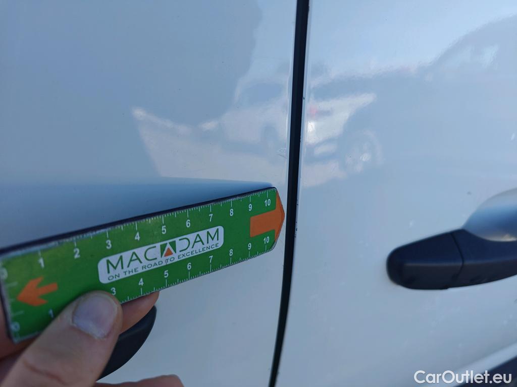  Peugeot  Partner PEUGEOT  / 2018 / 4P / furgón derivado de turismo Premium Standard 600kg BlueHDi 73kW (AC) #63