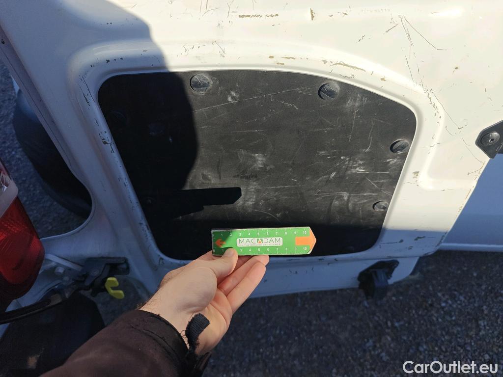  Peugeot  Partner PEUGEOT  / 2018 / 4P / furgón derivado de turismo Premium Standard 600kg BlueHDi 73kW (AC) #41