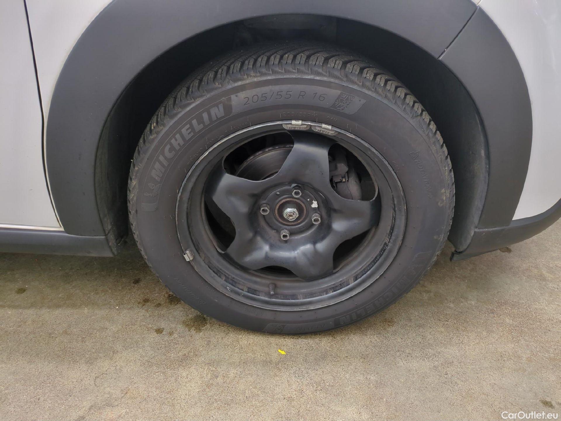  Citroen  C3  Feel Pack 1.2 PureTech 80CV BVM5 E6d #17