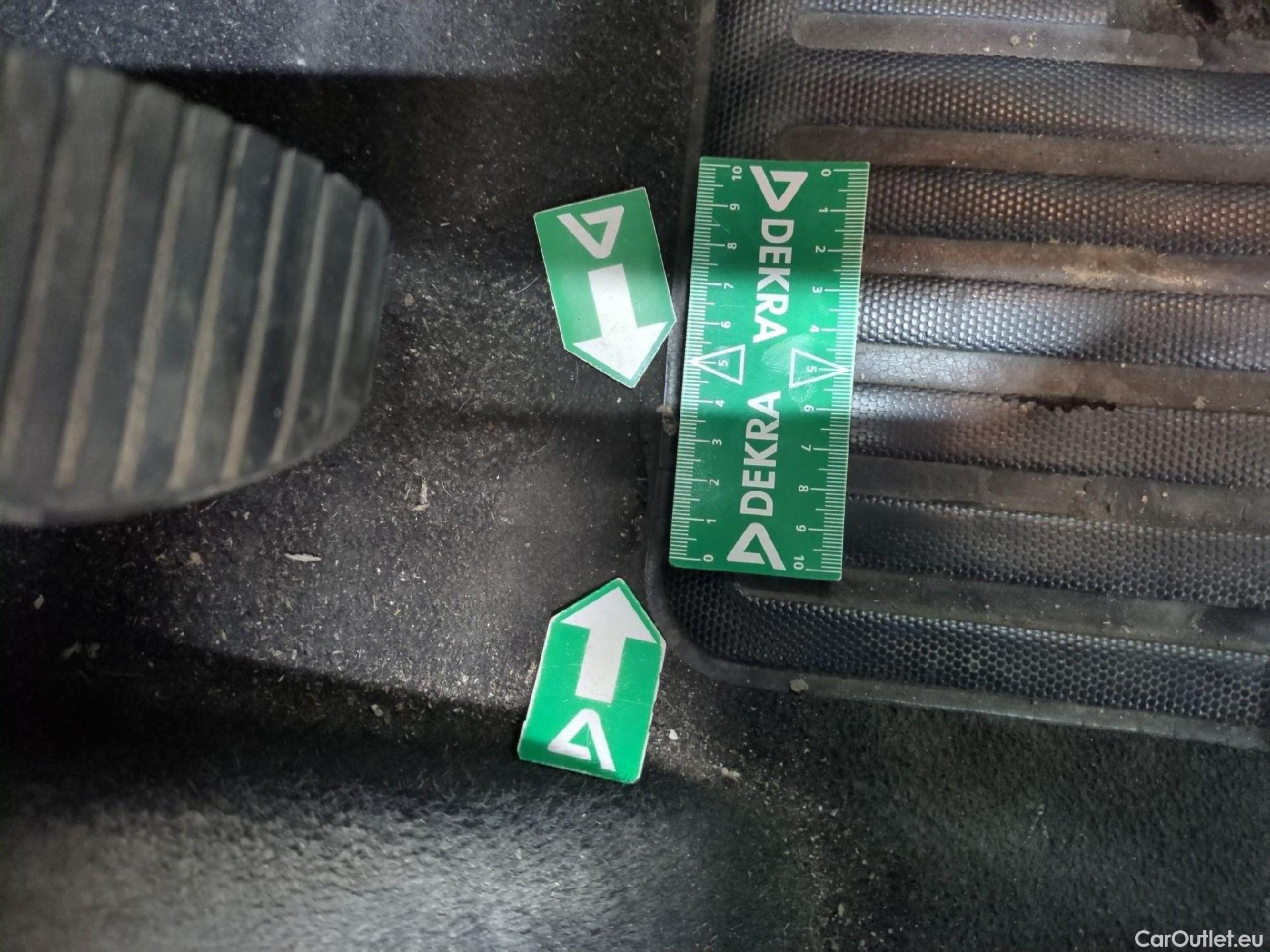  Citroen  C3  Feel Pack 1.2 PureTech 80CV BVM5 E6d #8