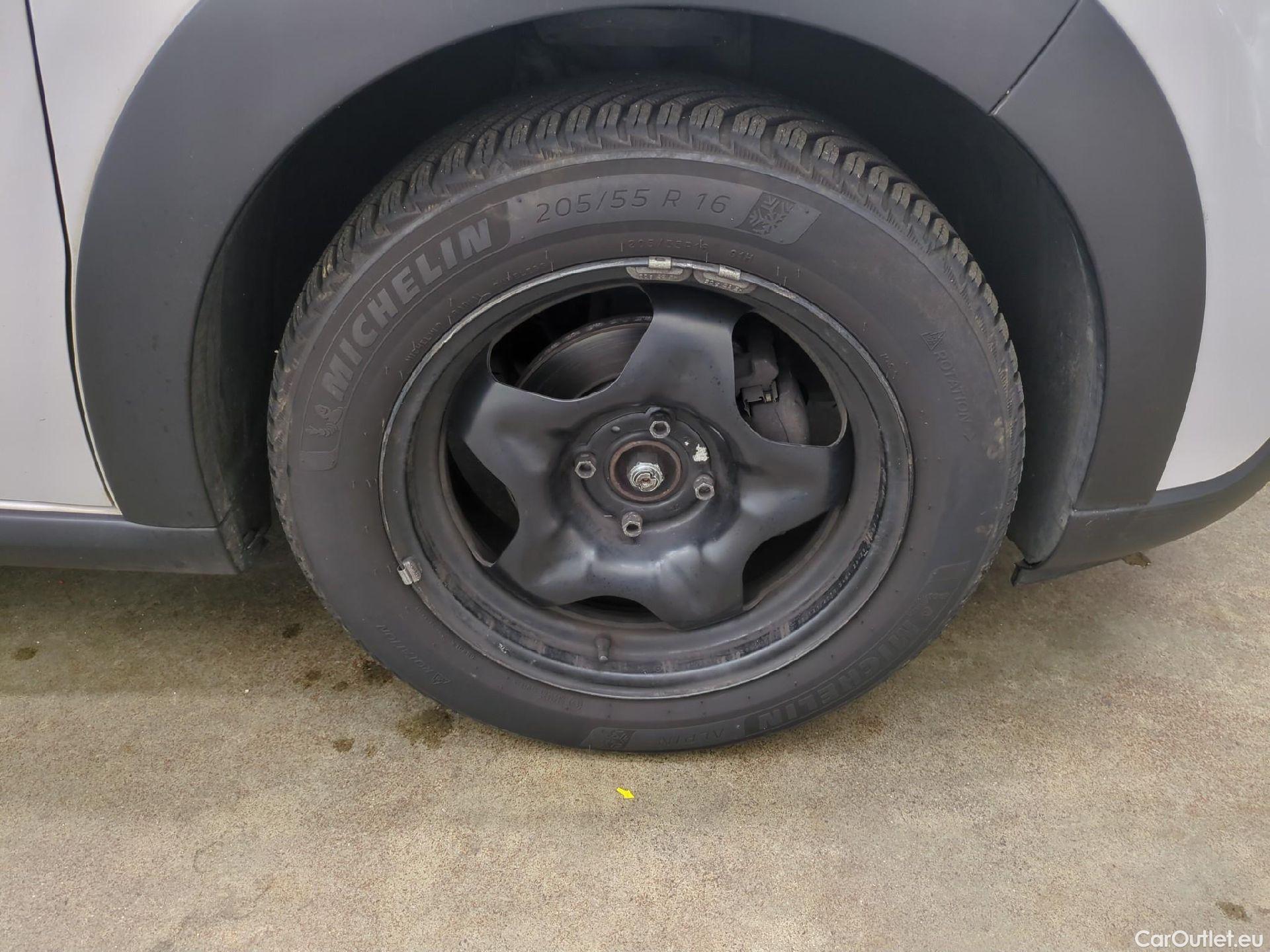  Citroen  C3  Feel Pack 1.2 PureTech 80CV BVM5 E6d #18