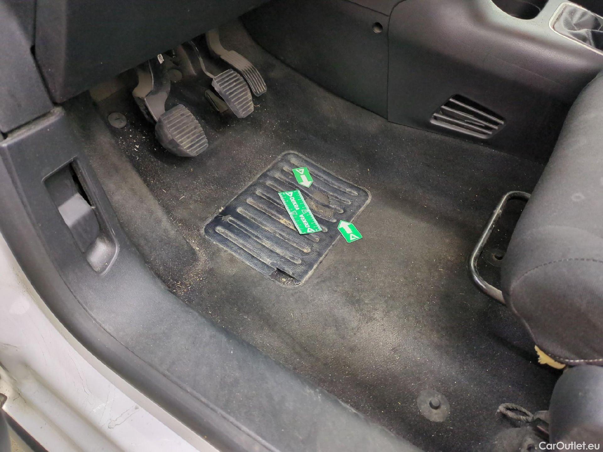  Citroen  C3  Feel Pack 1.2 PureTech 80CV BVM5 E6d #10