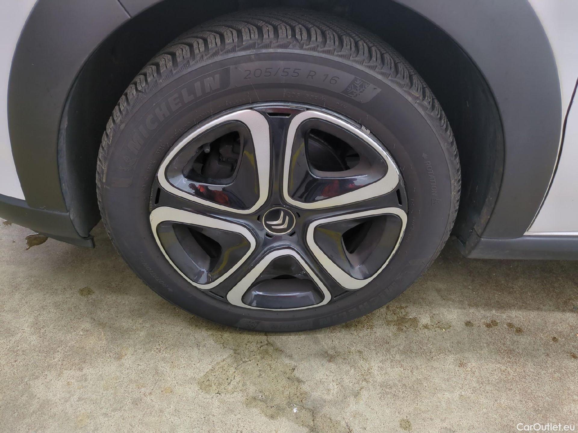  Citroen  C3  Feel Pack 1.2 PureTech 80CV BVM5 E6d #1