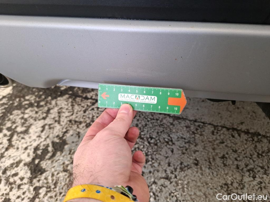  Ford  Kuga FORD  / 2019 / 5P / SUV 2.5 Dur 225 hybrid PHEV Pshift Titanium #9