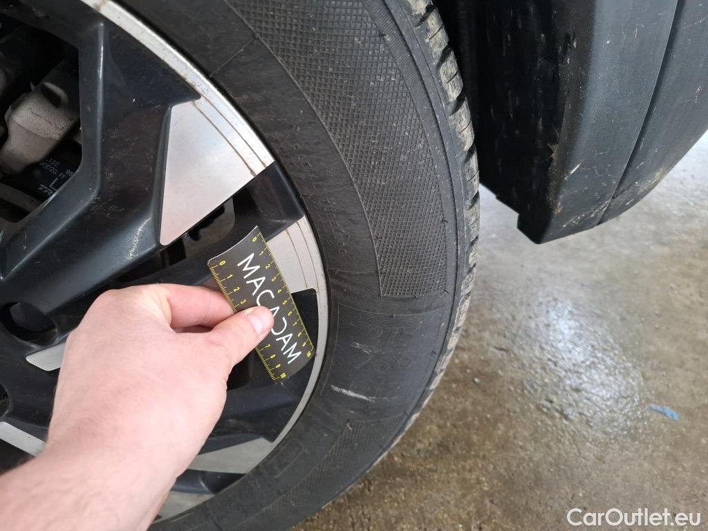  Peugeot  2008  Allure Business 1.5 HDi 130CV BVA8 E6d #10