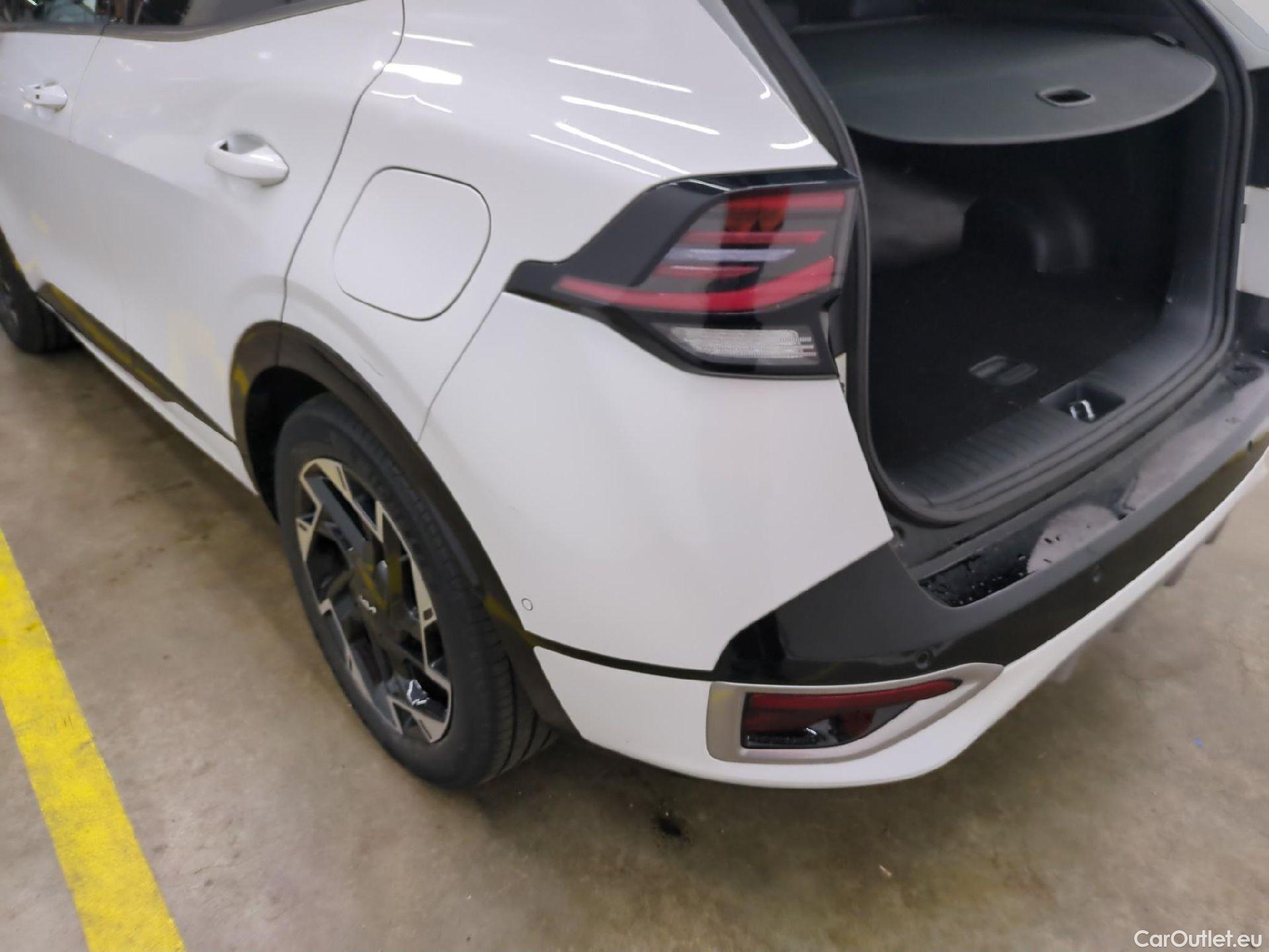  KIA  Sportage KIA  / 2021 / 5P / SUV 1.6 T-GDI 265 PHEV AUTO 4WD GT-L PREM BU #17