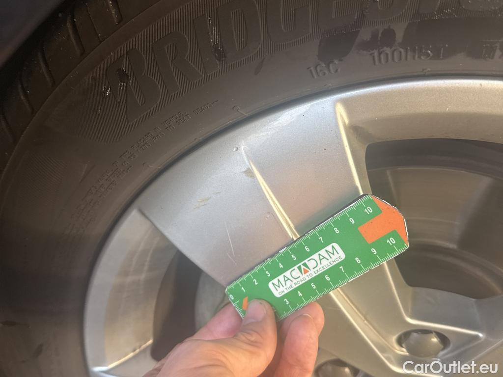  Skoda  Superb  Break Business 2.0 TDI 120CV BVA7 E6d #51