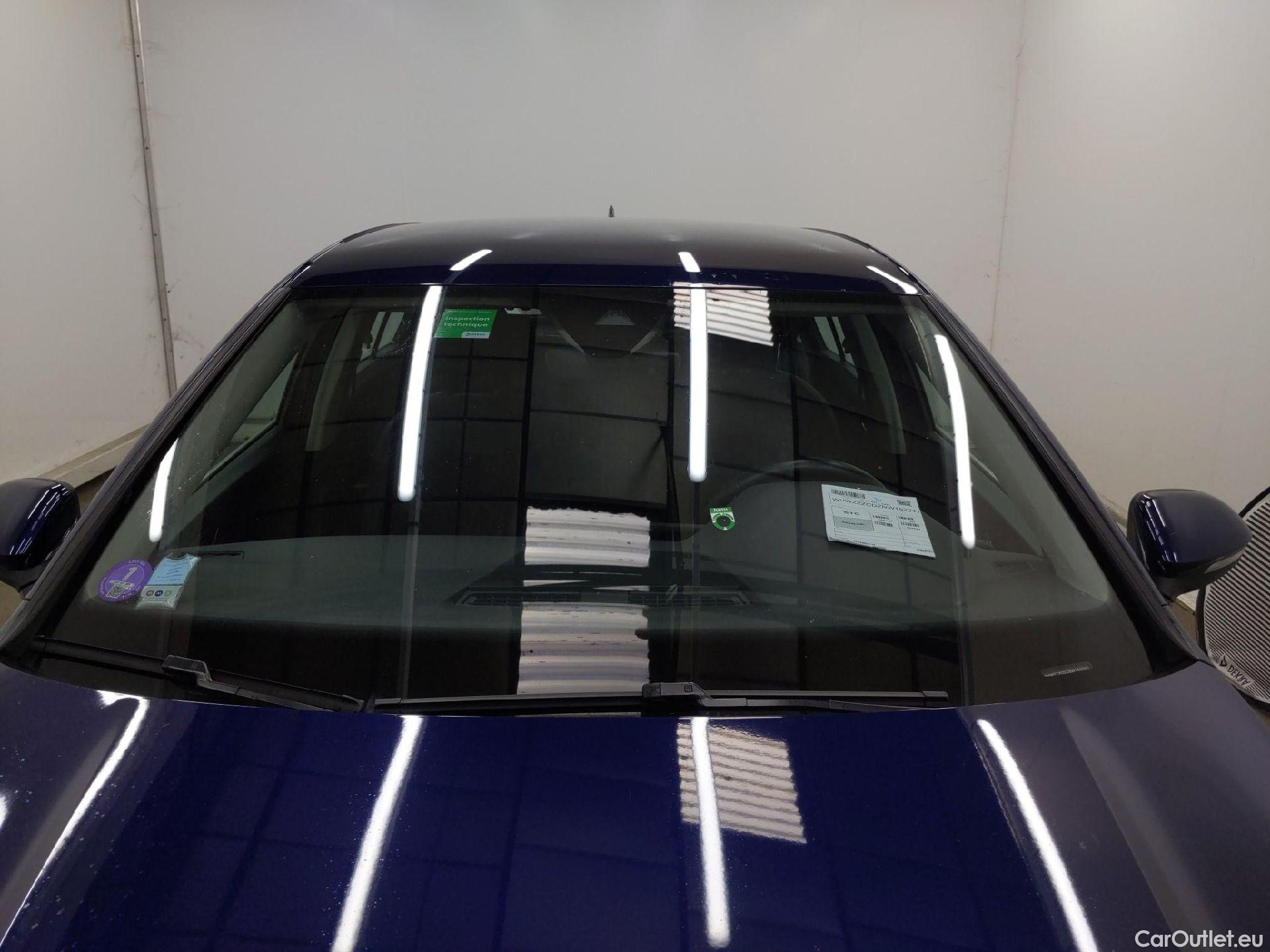  Volkswagen  Golf  VOLKSWAGEN / 2020 / 5P / Berline 1.5 eTSI OPF 130 DSG7 Style #11