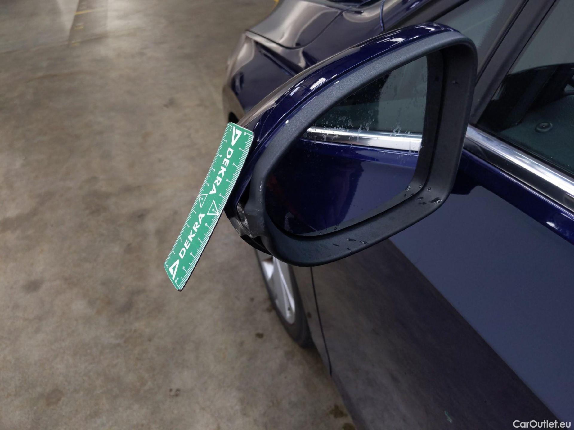  Volkswagen  Golf  VOLKSWAGEN / 2020 / 5P / Berline 1.5 eTSI OPF 130 DSG7 Style #16