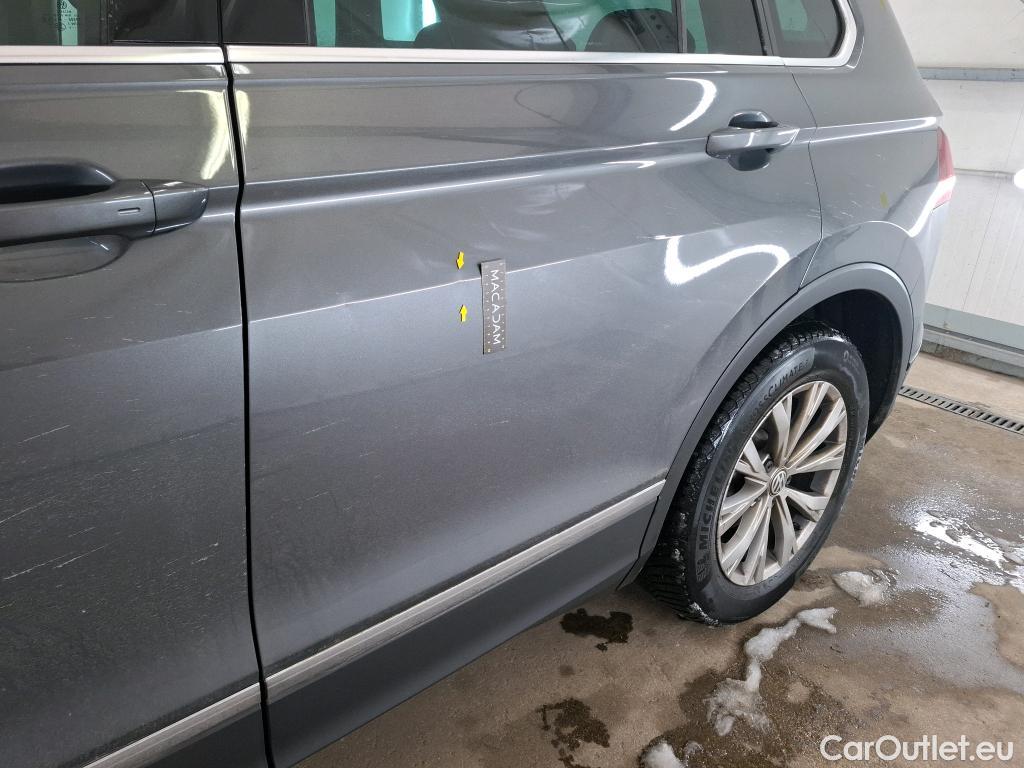  Volkswagen  Tiguan VOLKSWAGEN  / 2016 / 5P / SUV 2.0 TDI 150 DSG7 Confortline Business #1