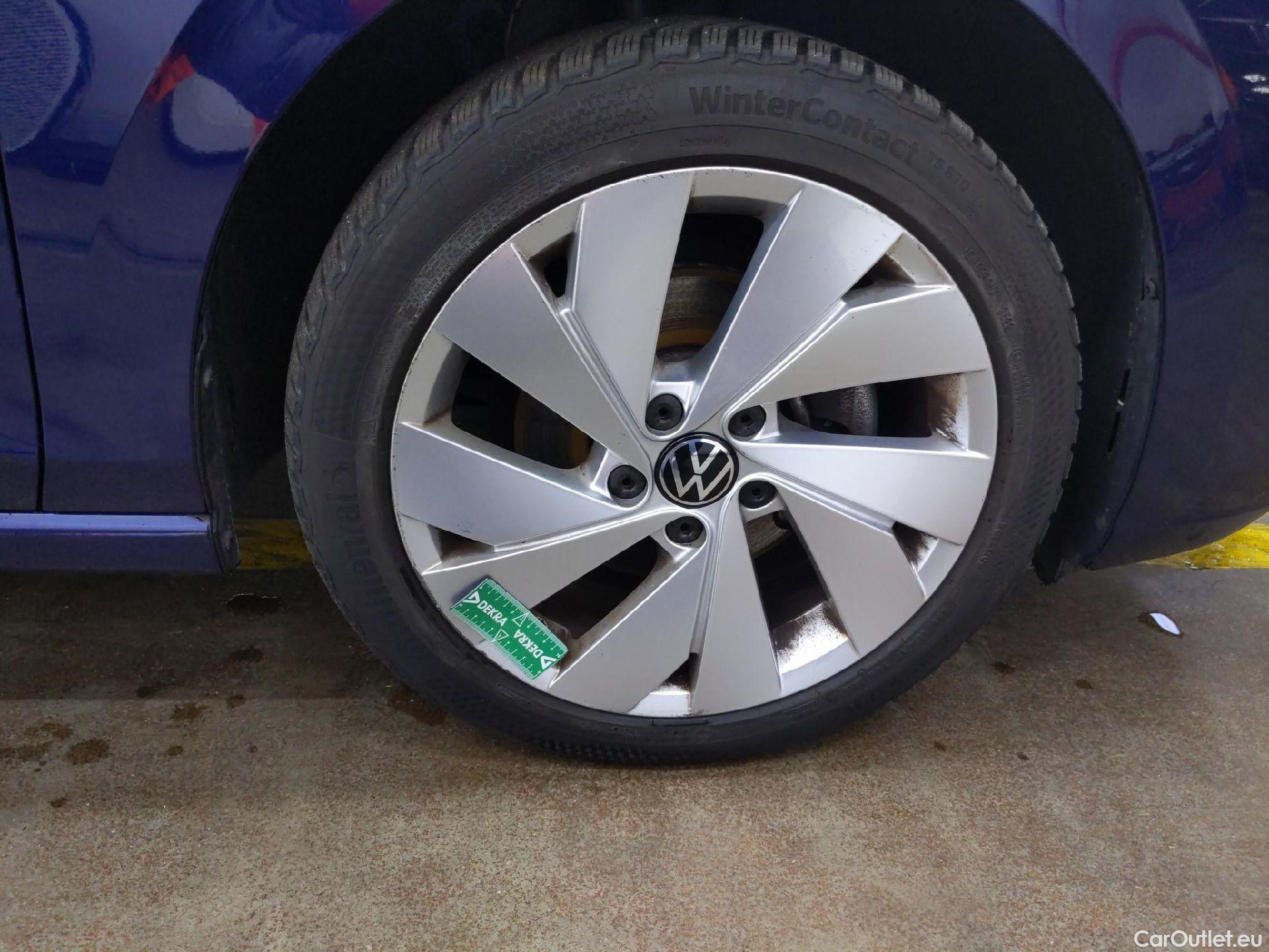  Volkswagen  Golf  VOLKSWAGEN / 2020 / 5P / Berline 1.5 eTSI OPF 130 DSG7 Style #31